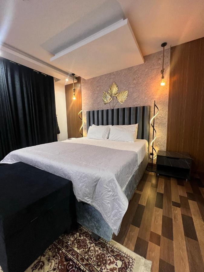 Sunset Luxury Gold Crest Mall Residency Лахор Экстерьер фото